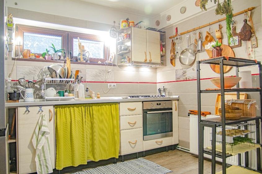 Apartament cu 2 camere decomandat, mobilat în Central