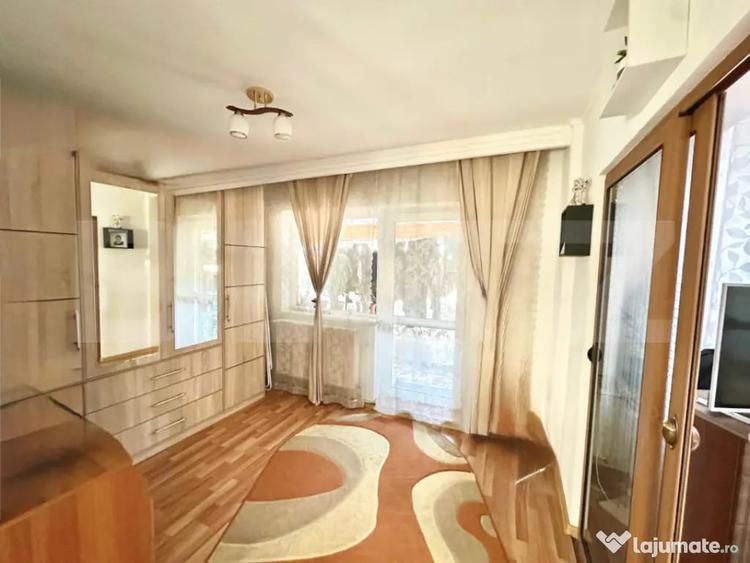 Apartament cu 5 camere decomandat în Cetate