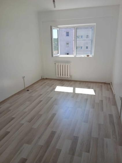 Apartament cu 2 camere decomandat în Mircea cel Bătrân