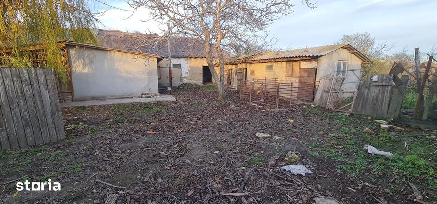 Casă cu 3 camere cu Teren 3200 Mp în Ceamurlia de Jos
