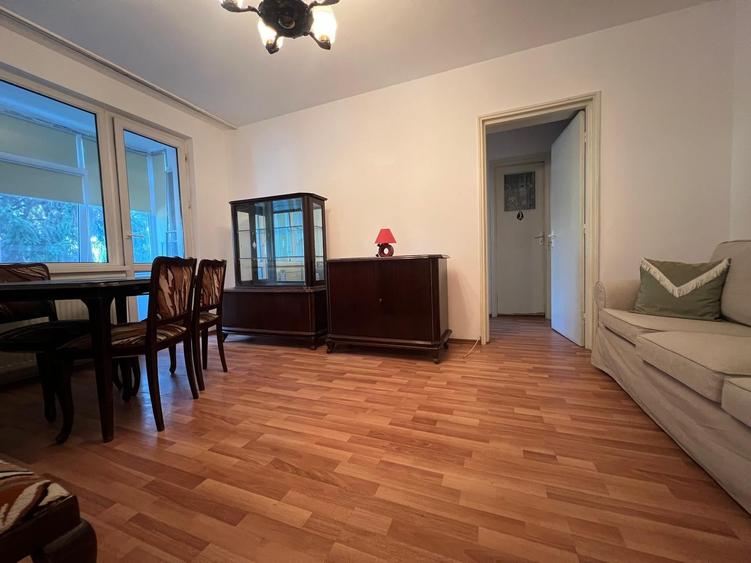 Apartament cu 2 camere semidecomandat în Olteniței