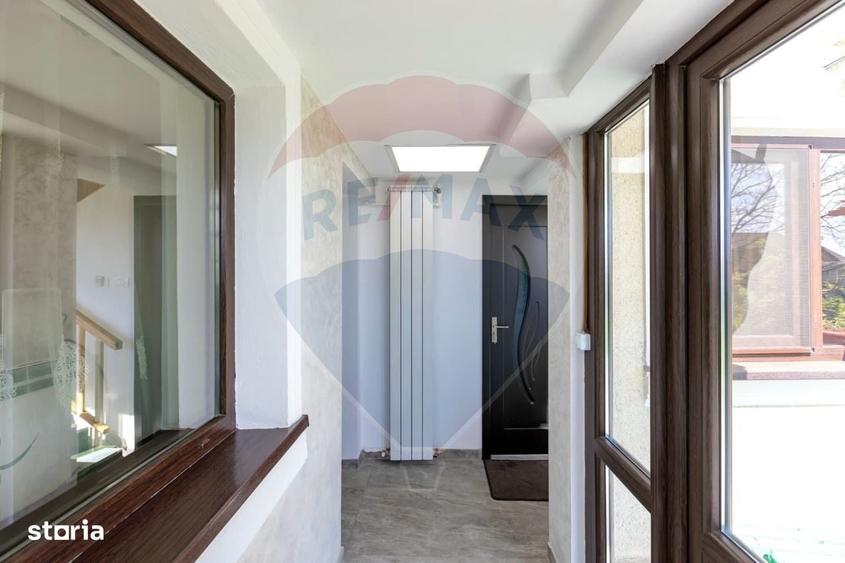 Casă cu 3 camere cu Teren 1251 Mp în Săucești