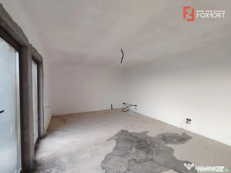 Casă cu 5 camere cu Teren 747 Mp în Sânandrei