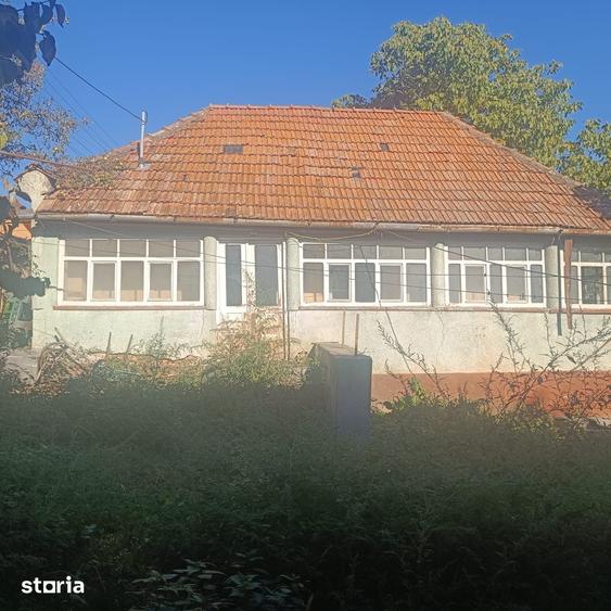 Casă cu 2 camere cu Teren 6512 Mp în Cricău