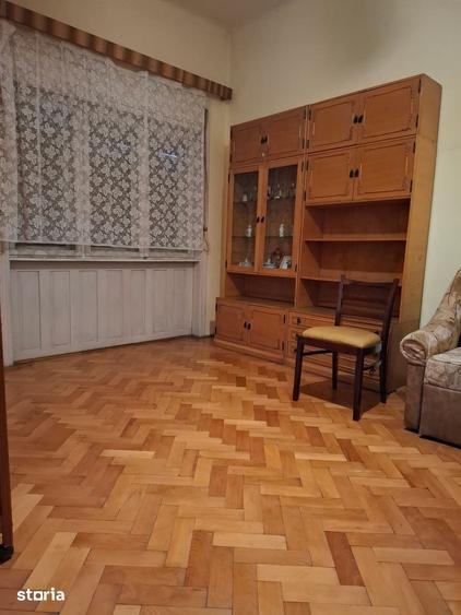 Casă cu 2 camere cu Teren 414 Mp în Central