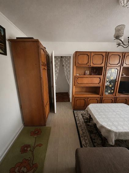 Apartament cu 2 camere semidecomandat în Berceni