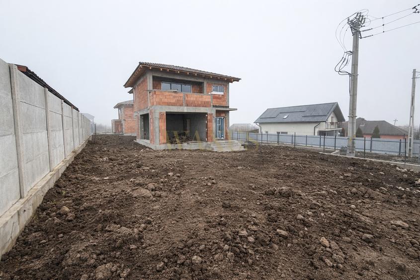 Casă individuală cu 3 camere cu Canalizare în Chinteni