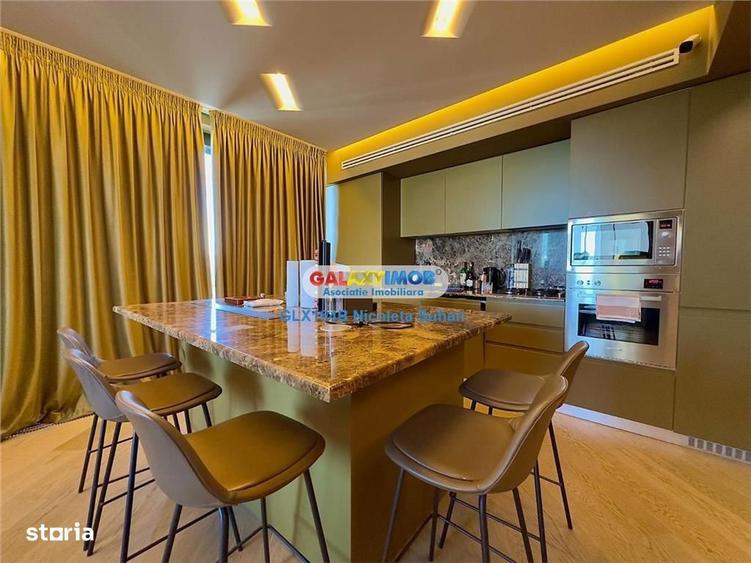 Apartament cu 5 camere decomandat în Tei