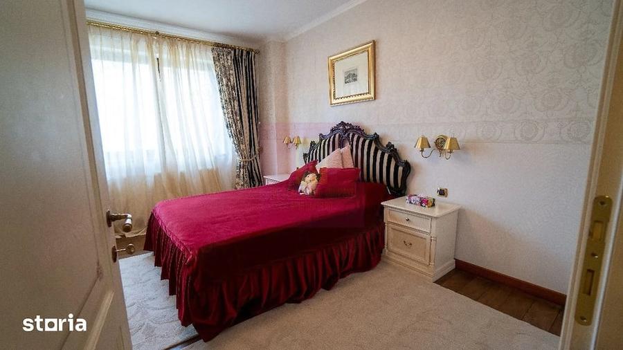 Apartament cu 4 camere decomandat în Clăbucet