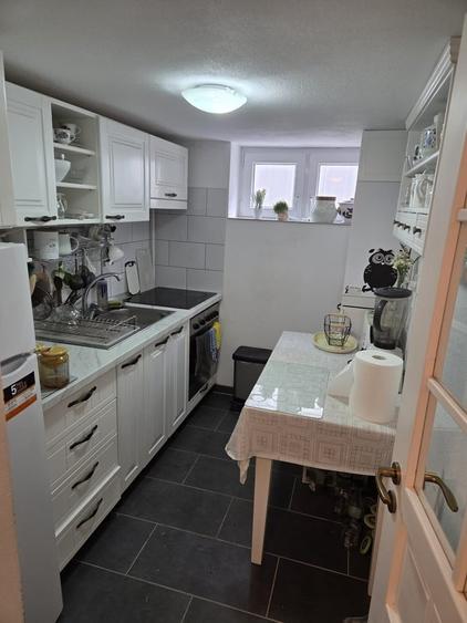 Casă cu 9 camere cu Teren 459 Mp în Central