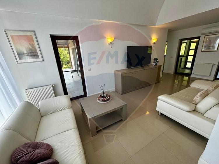 Apartament cu 3 camere decomandat în Valea Roșie