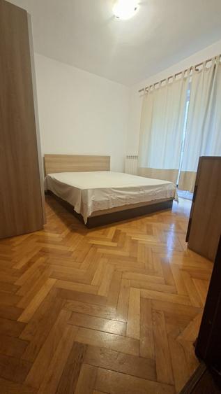 Apartament cu 3 camere decomandat în Drumul Carului