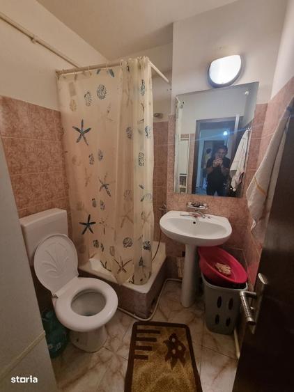 Apartament cu 4 camere decomandat în Dacia