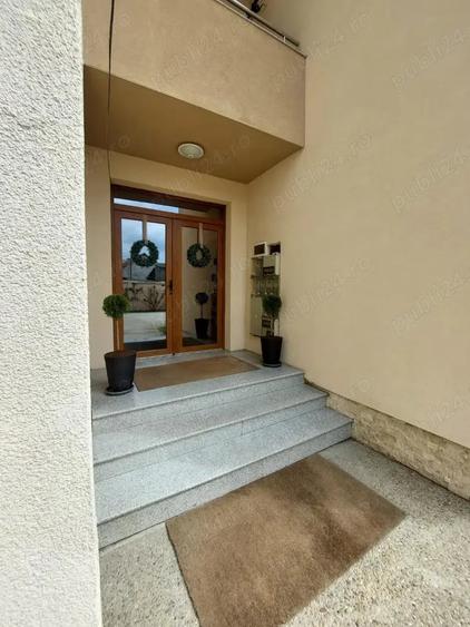 Apartament cu 3 camere decomandat în Micălaca