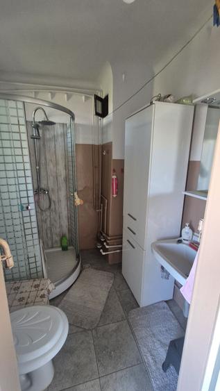 Apartament cu 2 camere semidecomandat în Decebal