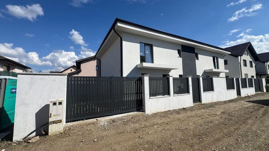 Duplex cu 4 camere cu Canalizare în Șelimbăr