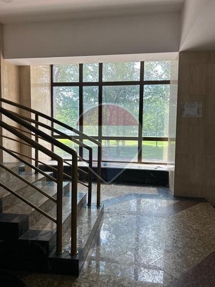 Spațiu comercial, de 362 mp, în Periferie