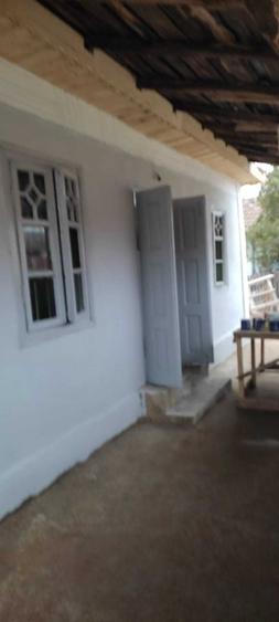 Casă cu 4 camere în Traian