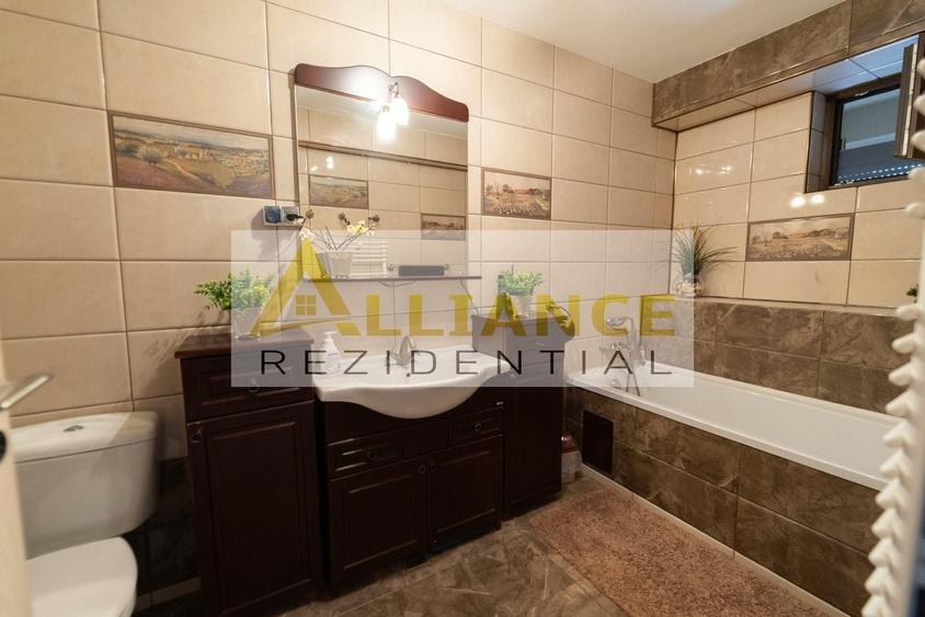 Casă individuală cu 4 camere cu Canalizare în Central