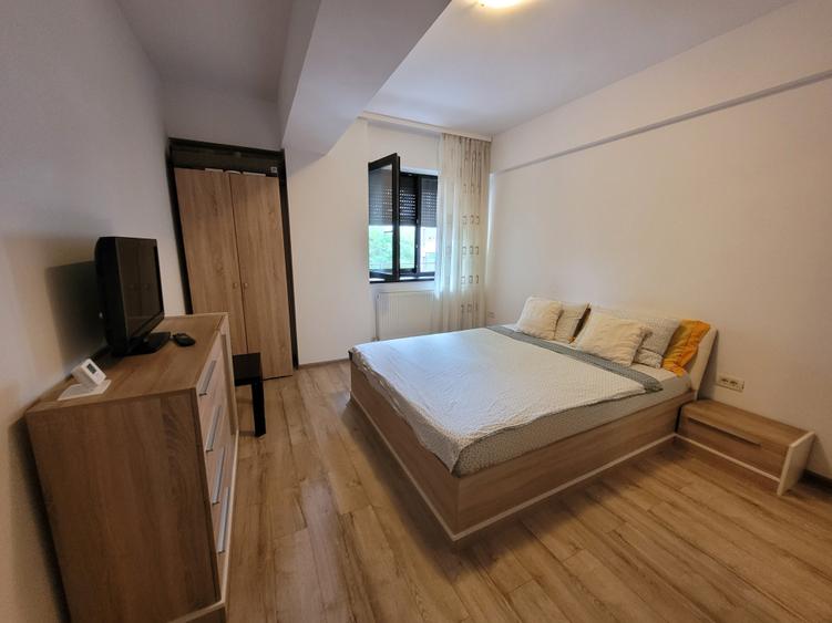 Apartament cu 2 camere decomandat în Km 5