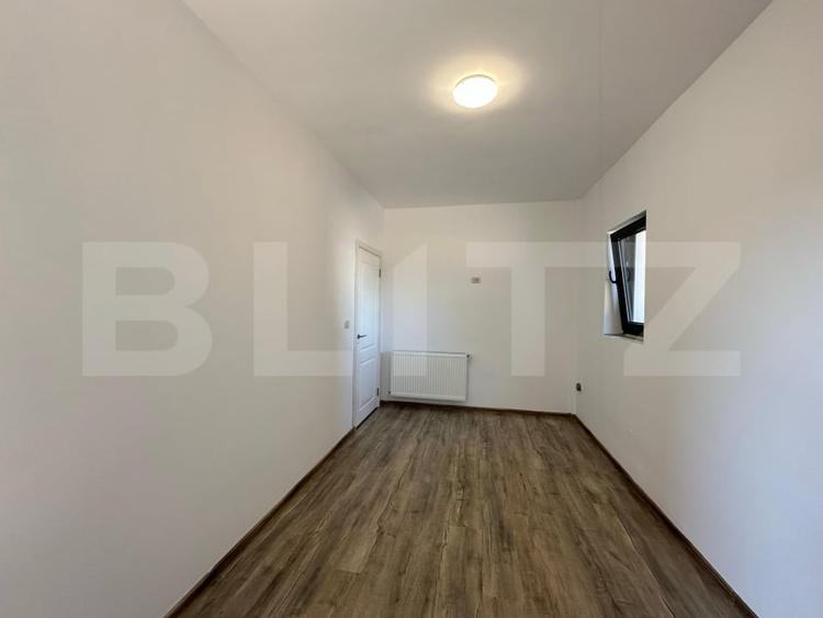 Apartament cu 3 camere semidecomandat, mobilat în Cetate