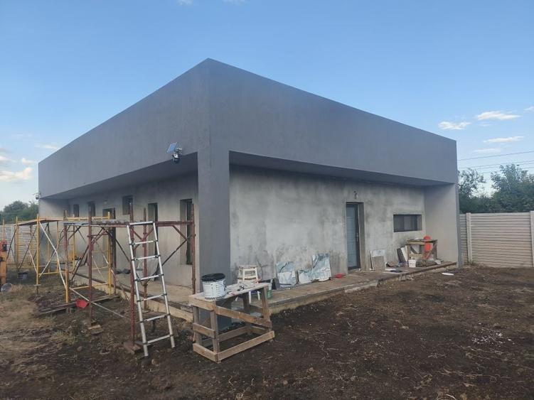 Casă cu 3 camere în Exterior Vest