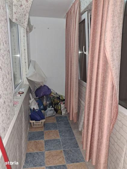 Apartament cu 3 camere semidecomandat în Giulești