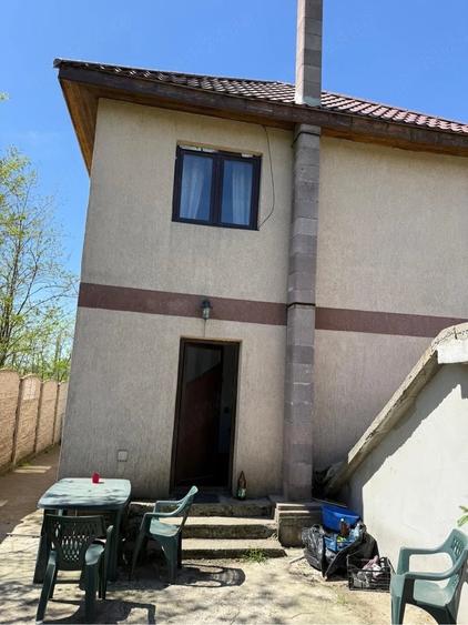 Casă cu 3 camere cu Teren 1300 Mp în Preajba