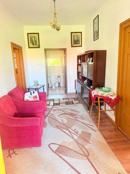 Casă cu 3 camere cu Teren 100 Mp în Central