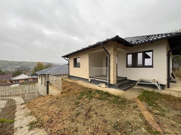 Casă cu 3 camere cu Teren 92 Mp în Central