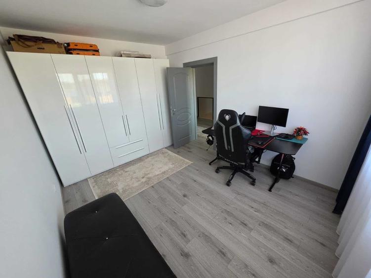 Casă cu 3 camere în Valea Lupului