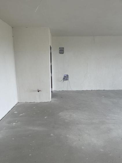 Apartament cu 3 camere semidecomandat în Dara