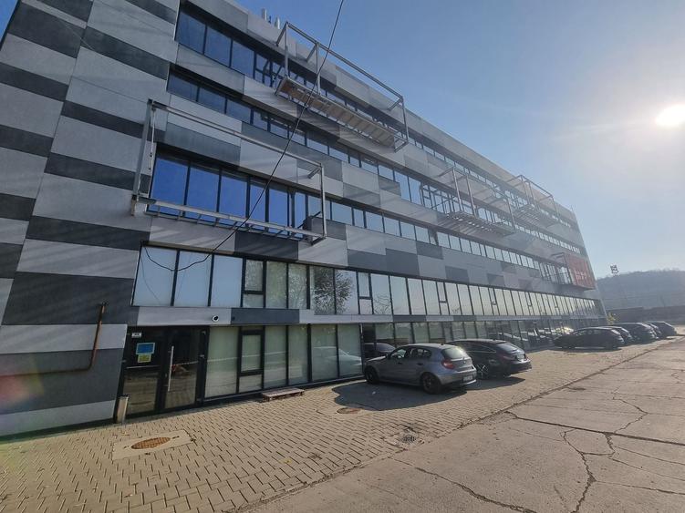 Birou, de 2,500 mp, în Bularga