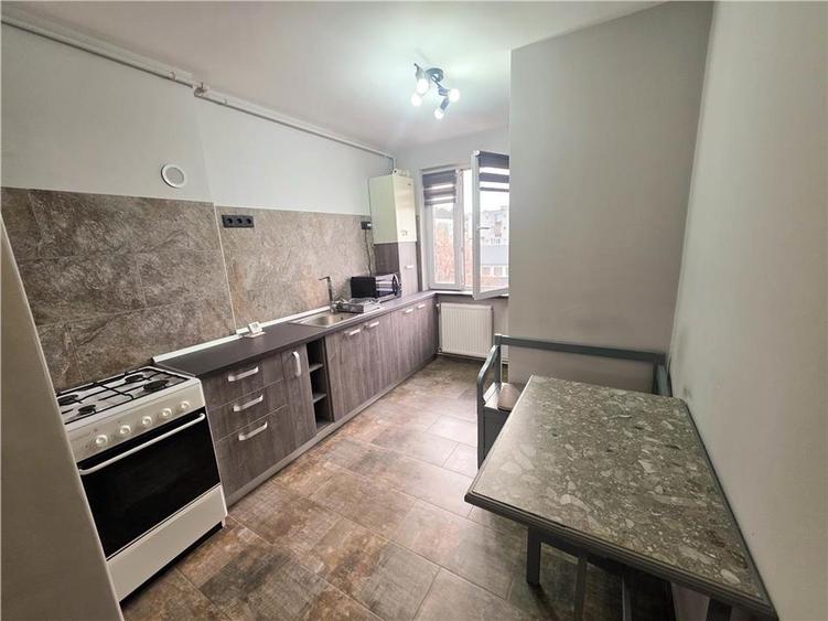 Apartament cu 2 camere semidecomandat în Cornișa