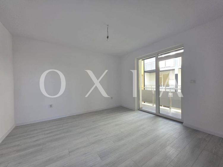 Apartament cu 3 camere semidecomandat în Giroc