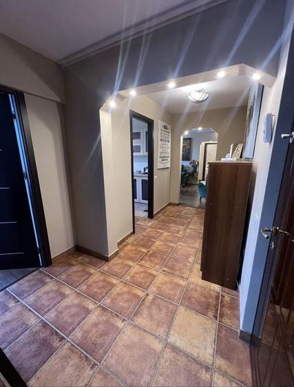 Apartament cu 3 camere semidecomandat în Dărmănești