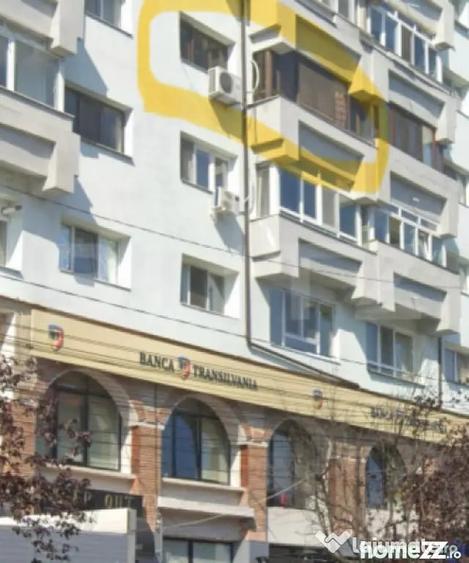 Apartament cu 4 camere decomandat în Cetate