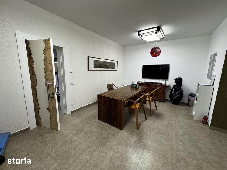 Casă cu 9 camere cu Teren 130 Mp în Centrul Civic