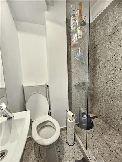 Apartament cu 3 camere decomandat, mobilat în Cornișa