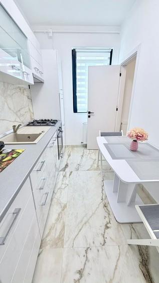 Apartament cu 2 camere decomandat, mobilat în Central