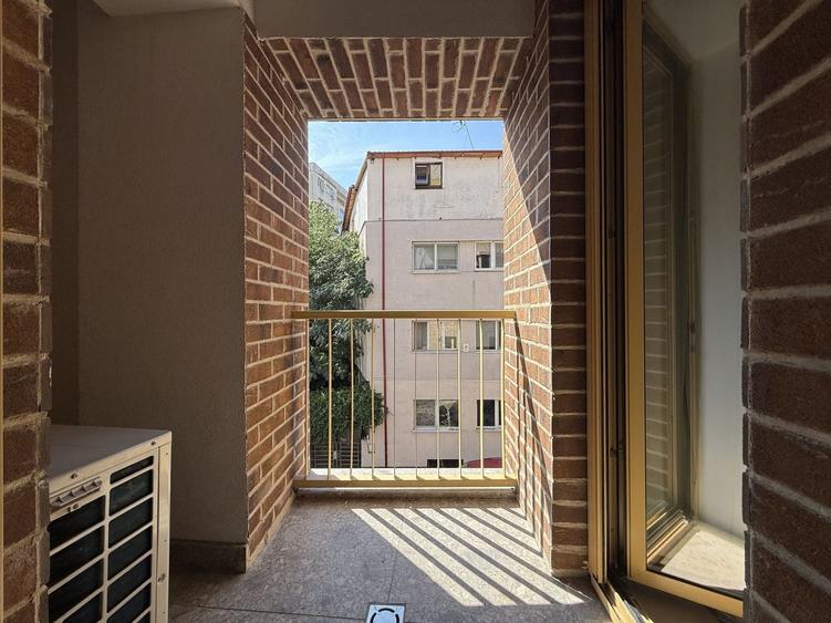 Apartament cu 2 camere decomandat în P-ța Unirii