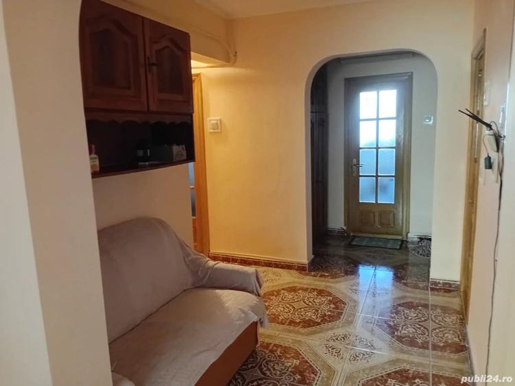 Apartament cu 5 camere decomandat în Central
