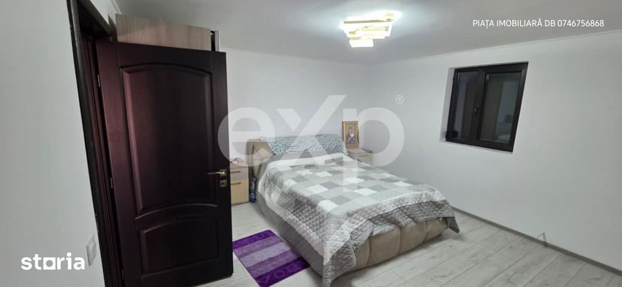 Casă cu 10 camere cu Teren 9800 Mp în Văcărești