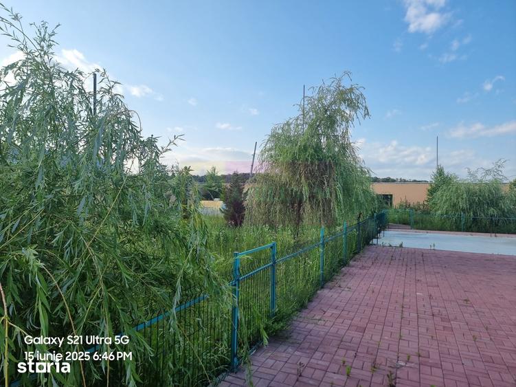 Casă cu 10 camere cu Teren 6000 Mp în Bulbucata