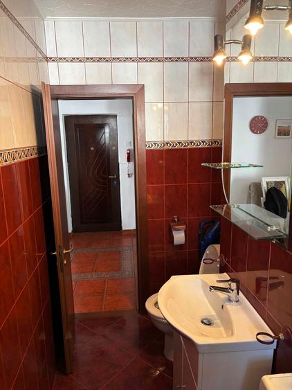 Garsonieră decomandată în Vitan
