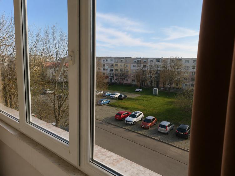 Apartament cu 2 camere decomandat, mobilat în Orizont