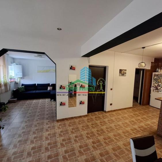 Casă cu 5 camere cu Teren 157 Mp în Central