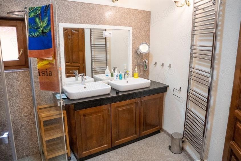 Casă cu 6 camere cu Teren 30000 Mp în Sovata