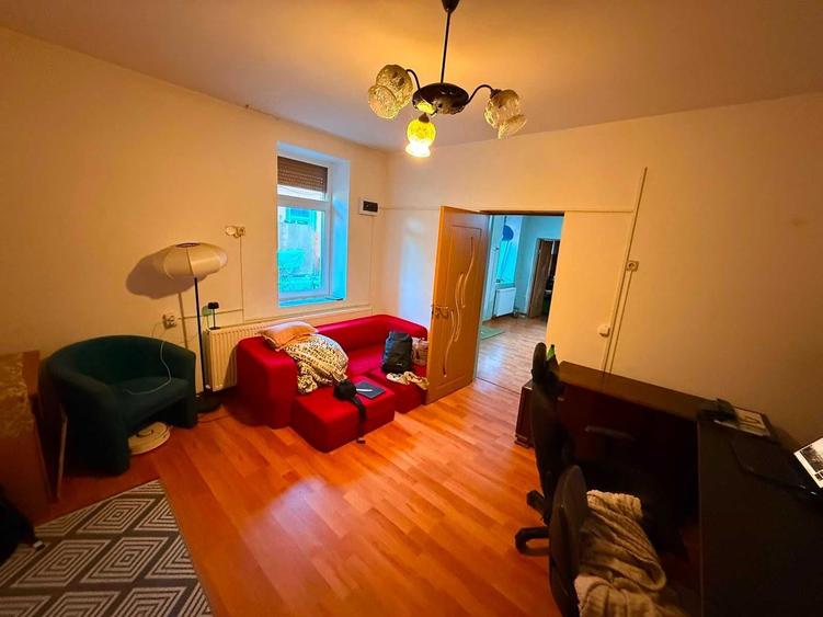 Casă cu 4 camere cu Teren 2000 Mp în Iara