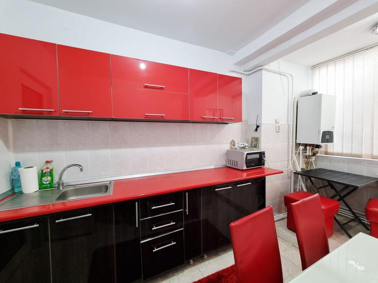 Apartament cu 2 camere semidecomandat, mobilat în Mazepa 1